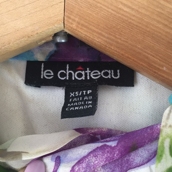 LE CHÂTEAU | Tie Neck floral blouse - Picture 5 of 8